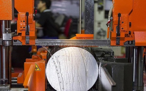 杨市办事处立式金属带锯床切削出现跑带故障解决方法! 杨市办事处立式金属带锯床切削出现跑带故障解决方法!